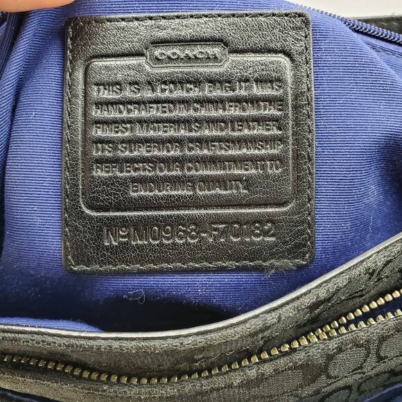 Coach F70182 Signature Voyager Messenger Bag - Picture 8 of 8